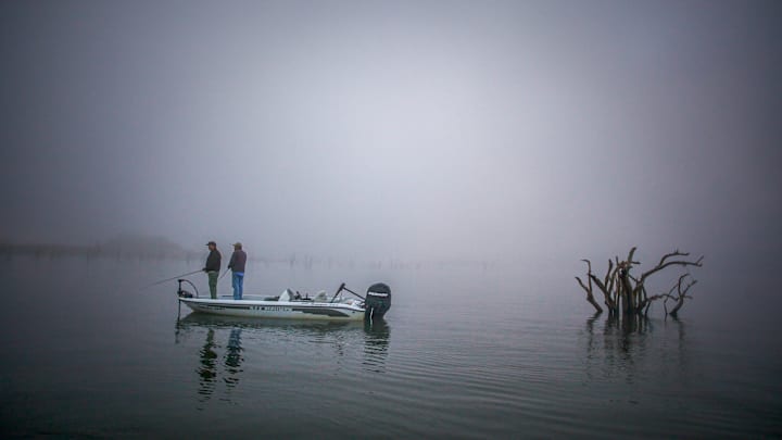 Hunting for big bass on Lake El Salto in the morning fog. 