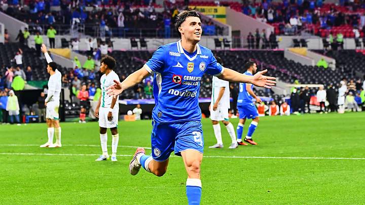 José Paradela anotó el gol del triunfo en el Cruz Azul 1-0 Santos. José Paradela anotó el gol del triunfo en el Cruz Azul 1-0 Santos.