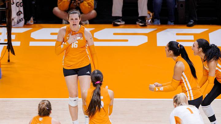 KNOXVILLE, TN - October 21, 2026 - Middle blocker Chelsea Sutton #16 of the Tennessee Lady Volunteers during the game between the Kentucky Wildcats and the Tennessee Lady Volunteers at Food City Center in Knoxville, TN. KNOXVILLE, TN - October 21, 2026 - Middle blocker Chelsea Sutton #16 of the Tennessee Lady Volunteers during the game between the Kentucky Wildcats and the Tennessee Lady Volunteers at Food City Center in Knoxville, TN.