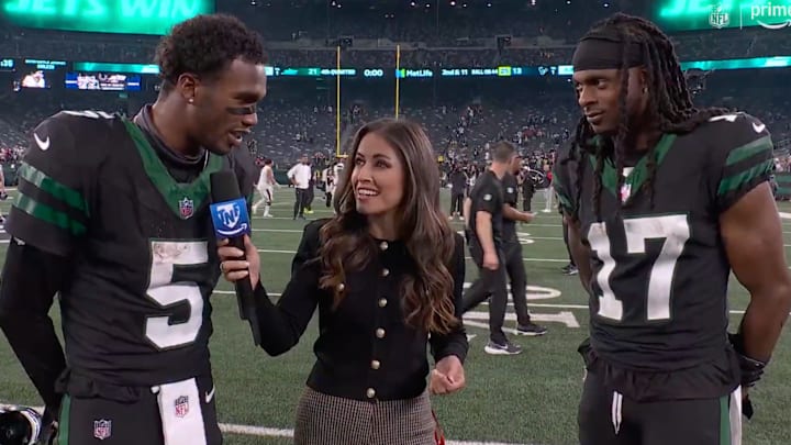 Garrett Wilson and Davante Adams speak with Kaylee Hartung after the Jets win over the Texans.