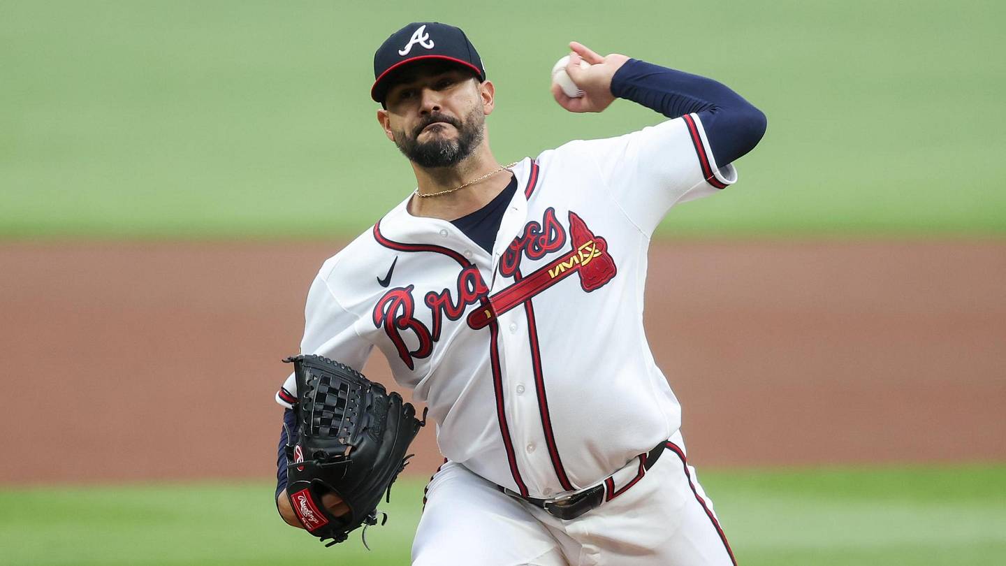 Martín Pérez Proving to Be a Steal of a Signing for Braves Early On