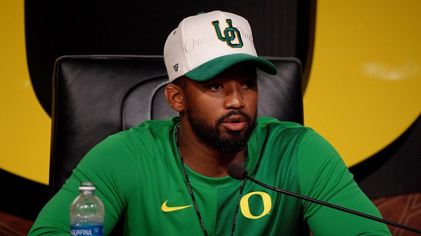 Oregon Coach Ra'Shaad Samples Identifies Room to Grow for Ducks Running Backs