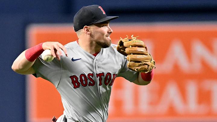 Jun 8, 2026; St. Petersburg, Florida, USA; Boston Red Sox third baseman Caleb Durbin (5) mishandles a ground ball in the sixth inning against the Tampa Bay Rays at Tropicana Field. Mandatory Credit: Jonathan Dyer-Imagn Images Jun 8, 2026; St. Petersburg, Florida, USA; Boston Red Sox third baseman Caleb Durbin (5) mishandles a ground ball in the sixth inning against the Tampa Bay Rays at Tropicana Field. Mandatory Credit: Jonathan Dyer-Imagn Images