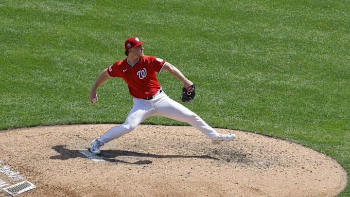Sep 14, 2025; Washington, District of Columbia, USA; Washington Nationals closing pitcher Clayton Beeter (39) pitches against the Pittsburgh Pirates during the ninth inning at Nationals Park. Sep 14, 2025; Washington, District of Columbia, USA; Washington Nationals closing pitcher Clayton Beeter (39) pitches against the Pittsburgh Pirates during the ninth inning at Nationals Park.