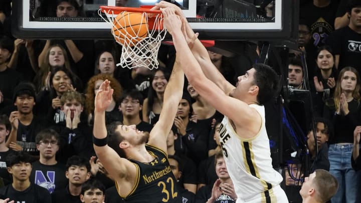 Purdue Boilermakers center Zach Edey (15) dunks on Northwestern Purdue Boilermakers center Zach Edey (15) dunks on Northwestern