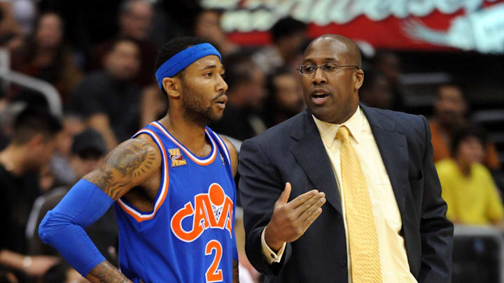 Jan 16, 2010; Los Angeles, CA, USA; Cleveland Cavaliers coach Mike Brown (right) and guard Mo Williams (2) during the game against the Los Angeles Clippers at the Staples Center. The Cavaliers defeated the Clippers 102-101. Mandatory Credit: Kirby Lee/Image of Sport-Imagn Images