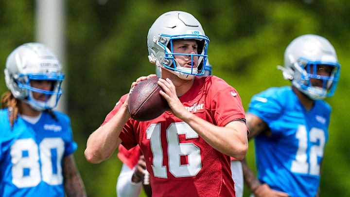 Detroit Lions quarterback Jared Goff (16) practices during OTAs at Meijer Performance Center in Allen Park on Friday, May 30, 2025.