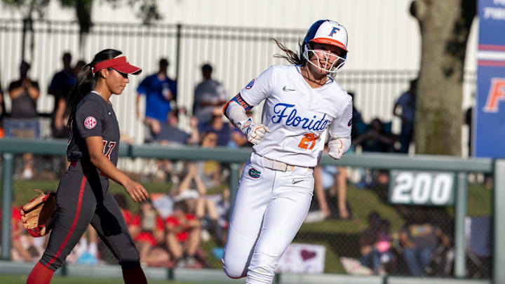 Florida outfielder Taylor Shumaker (21), rounds second after hitting a home run during an NCAA softball game against Alabama at Katie Seashole Pressly Stadium in Gainesville, FL on Friday, April 18, 2025. Florida won 12-4 in the fifth inning. [Alan Youngblood/Gainesville Sun