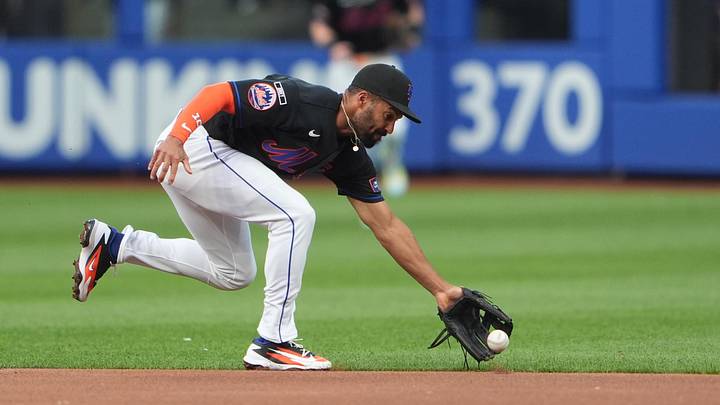 May 29, 2026; New York City, New York, USA; New York Mets second baseman Marcus Semien (10) fields a ground ball hit by Miami Marlins first baseman Liam Hicks (34) (not pictured) during the first inning at Citi Field. Mandatory Credit: Gregory Fisher-Imagn Images May 29, 2026; New York City, New York, USA; New York Mets second baseman Marcus Semien (10) fields a ground ball hit by Miami Marlins first baseman Liam Hicks (34) (not pictured) during the first inning at Citi Field. Mandatory Credit: Gregory Fisher-Imagn Images