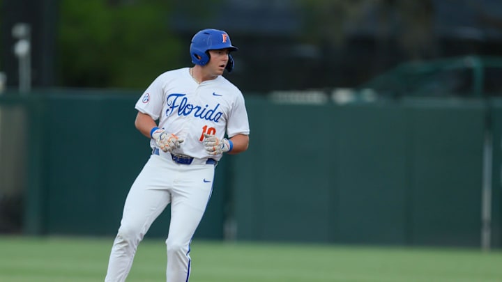 Florida infielder Ethan Surowiec (10) makes second during an NCAA baseball game at Condron Family Ballpark at Alfred A. McKethan Field in Gainesville, FL on Friday, April 24, 2026. [Alan Youngblood/Gainesville Sun]