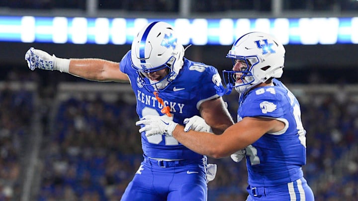 Kentucky tight ends Willie Rodriguez (81) and Josh Kattus (84) provide a nice duo for the Wildcats. Kentucky tight ends Willie Rodriguez (81) and Josh Kattus (84) provide a nice duo for the Wildcats.