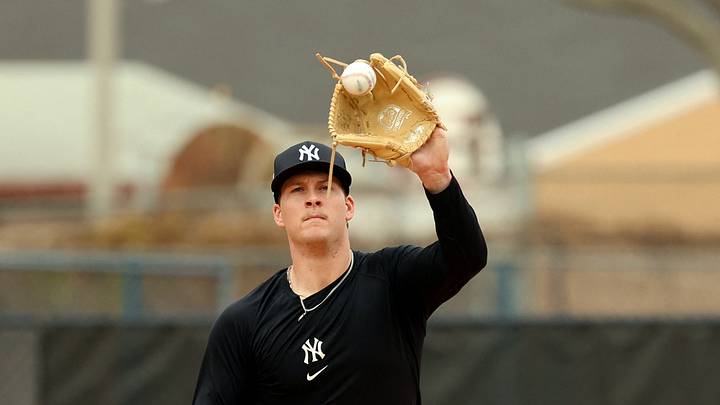 Feb 15, 2024; Tampa, FL, USA; New York Yankees pitcher Chase Hampton (86) works out during spring training practice at George M. Steinbrenner Field. Mandatory Credit: Kim Klement Neitzel-USA TODAY Sports Feb 15, 2024; Tampa, FL, USA; New York Yankees pitcher Chase Hampton (86) works out during spring training practice at George M. Steinbrenner Field. Mandatory Credit: Kim Klement Neitzel-USA TODAY Sports