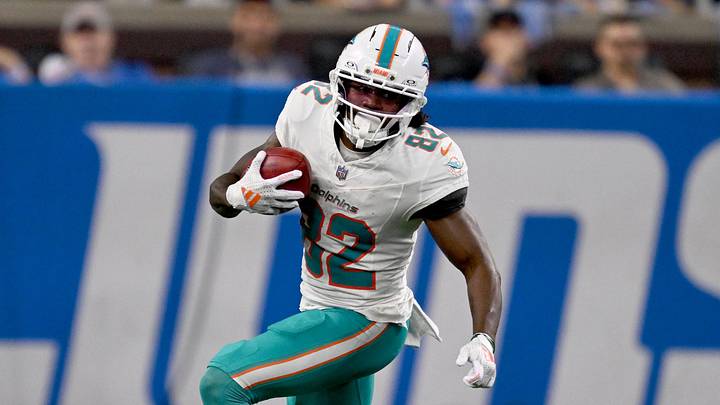 Aug 16, 2025; Detroit, Michigan, USA; Miami Dolphins Dee Eskridge (82) returns a punt against the Detroit Lions in the first quarter at Ford Field. Mandatory Credit: Lon Horwedel-Imagn Images Aug 16, 2025; Detroit, Michigan, USA; Miami Dolphins Dee Eskridge (82) returns a punt against the Detroit Lions in the first quarter at Ford Field. Mandatory Credit: Lon Horwedel-Imagn Images