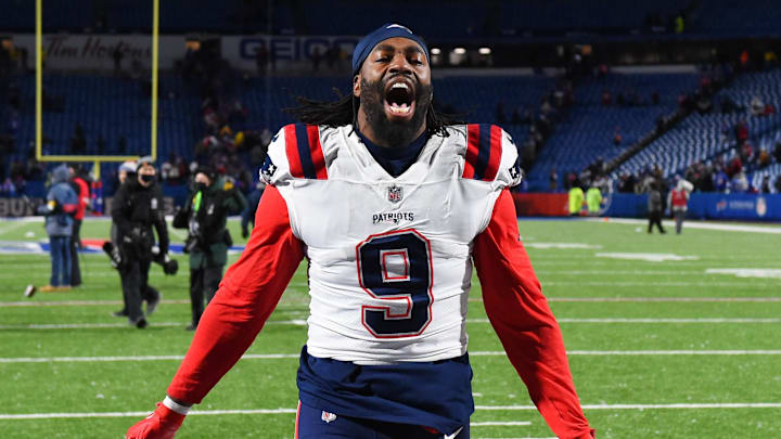 Dec 6, 2021; Orchard Park, New York, USA; New England Patriots outside linebacker Matt Judon (9)