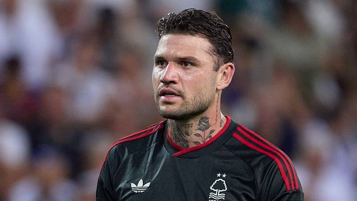 Nottingham Forest's Morato reportedly on his way to West Ham on loan. 