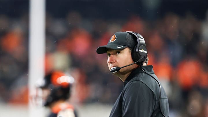 Oregon State Beavers head coach Jonathan Smith looks toward the scoreboard as he watches the game