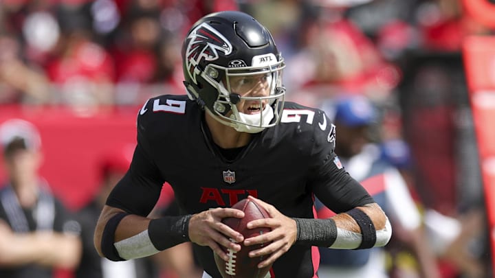 Oct 22, 2023; Tampa, Florida, USA;  Atlanta Falcons quarterback Desmond Ridder (9) drops back to