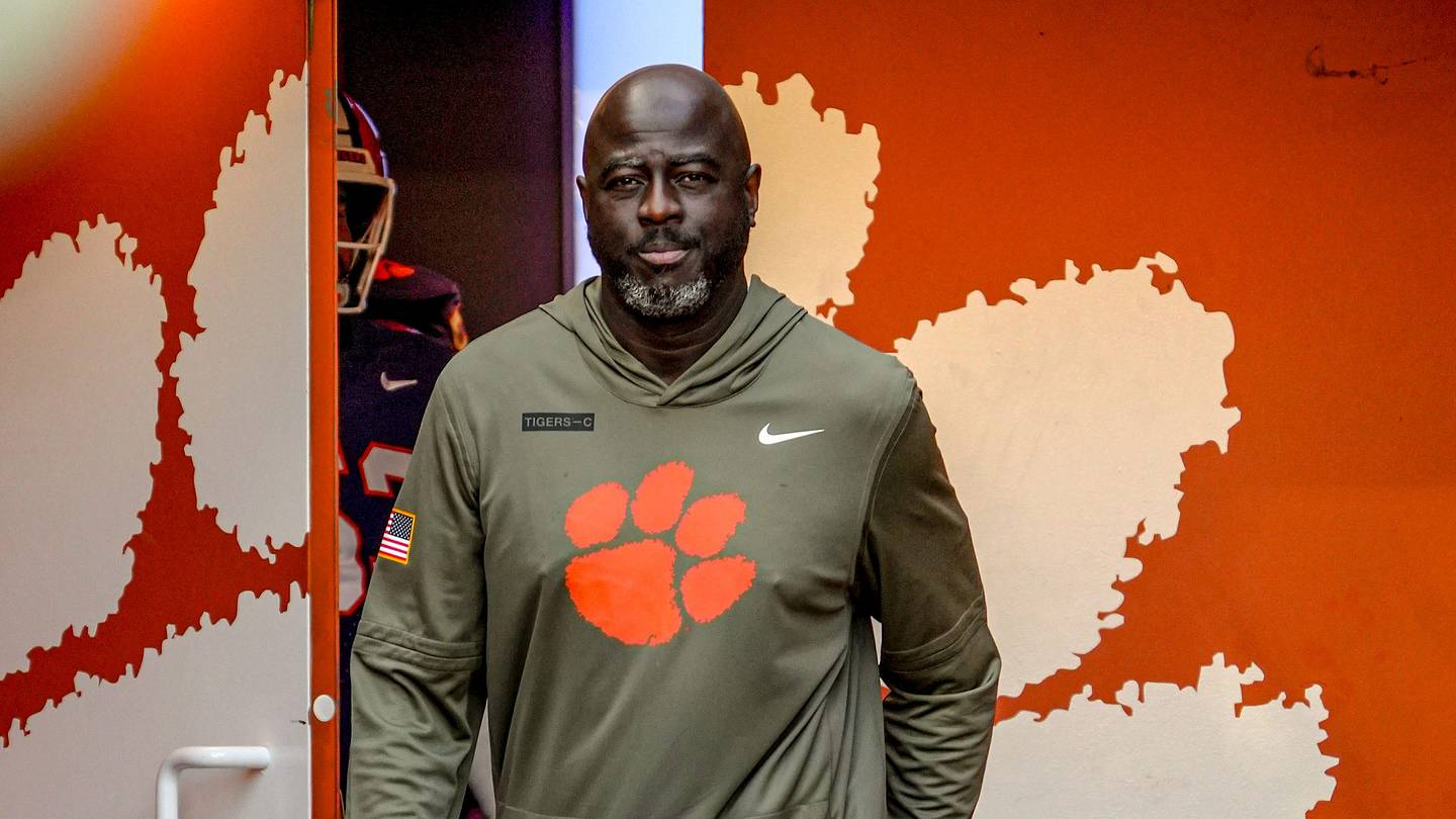 4-Star Edge Rusher Confirms Visit For Clemson Tigers Massive Recruiting Weekend