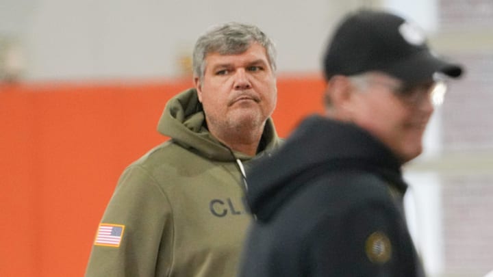 Clemson offensive line coach Matt Luke will welcome Johnnie Brown III to campus at the beginning of next week. 