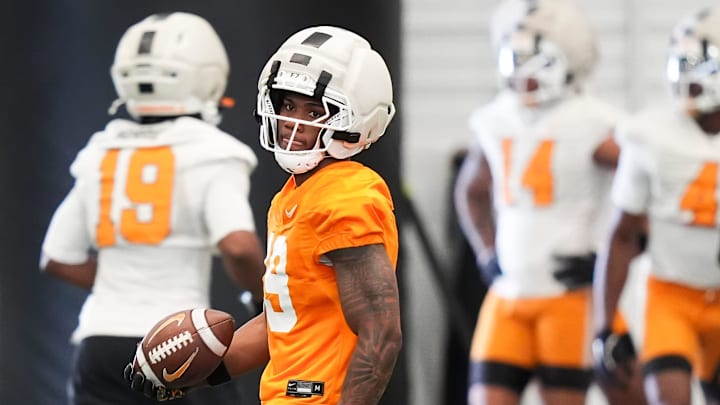 Tennessee defensive back Qua Moss (19) during the Vols' spring football practice in Knoxville on March 17, 2026.