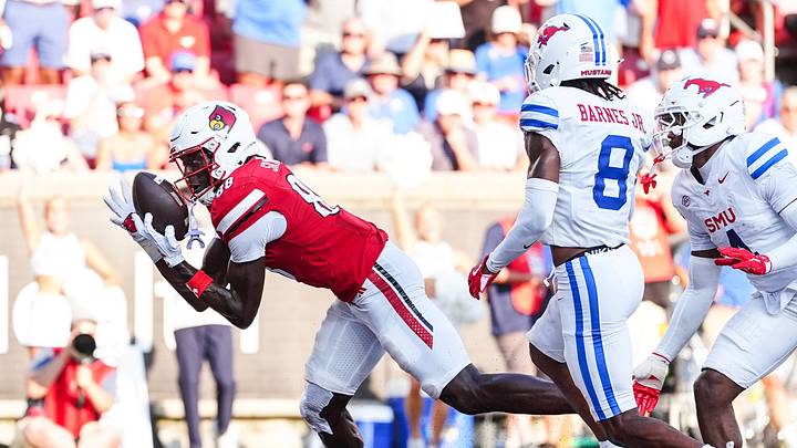 Louisville Cardinals tight end Jaleel Skinner (88) scores this touchdown catch against SMU in the third quarter at L&N Stadium in Louisville, Ky. Cards beat the Mustangs 41-31. Sept.19, 2026 Louisville Cardinals tight end Jaleel Skinner (88) scores this touchdown catch against SMU in the third quarter at L&N Stadium in Louisville, Ky. Cards beat the Mustangs 41-31. Sept.19, 2026