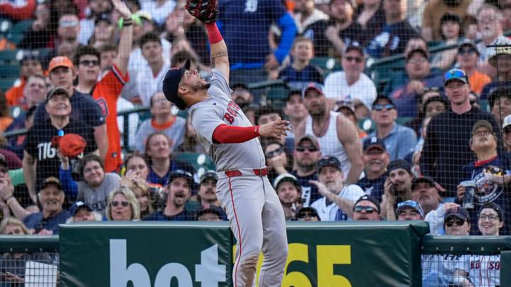 Boston Red Sox first baseman Willson Contreras (40) catches for a foul out against Detroit Tigers second baseman Hao-Yu Lee (50) during the third inning at Comerica Park in Detroit on Monday, May 4, 2026.