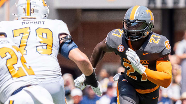 Tennessee defensive lineman James Pearce Jr. (27) during Tennessee's game against Chattanooga in Neyland Stadium in Knoxville on Saturday, Aug. 31, 2024. Tennessee defensive lineman James Pearce Jr. (27) during Tennessee's game against Chattanooga in Neyland Stadium in Knoxville on Saturday, Aug. 31, 2024.