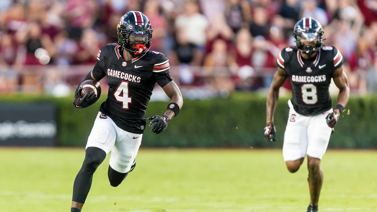 South Carolina Up 17-3 Over Towson; Offense Struggling at the Start