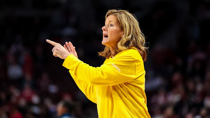 Jan 15, 2023; Columbia, South Carolina, USA; Missouri Tigers head coach Robin Pingeton directs her team against the South Carolina Gamecocks in the first half at Colonial Life Arena. Mandatory Credit: Jeff Blake-Imagn Images