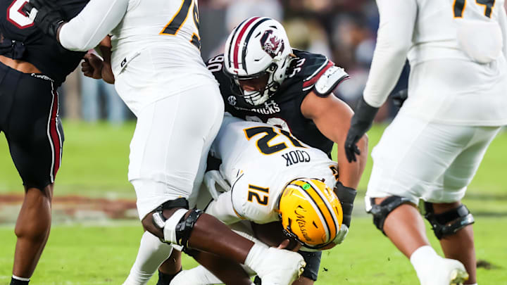 South Carolina Gamecocks defensive tackle T.J. Sanders (90).