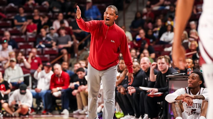 Mar 1, 2025; Columbia, South Carolina, USA; South Carolina Gamecocks head coach Lamont Paris directs his team against the Arkansas Razorbacks in the first half at Colonial Life Arena. Mandatory Credit: Jeff Blake-Imagn Images Mar 1, 2025; Columbia, South Carolina, USA; South Carolina Gamecocks head coach Lamont Paris directs his team against the Arkansas Razorbacks in the first half at Colonial Life Arena. Mandatory Credit: Jeff Blake-Imagn Images