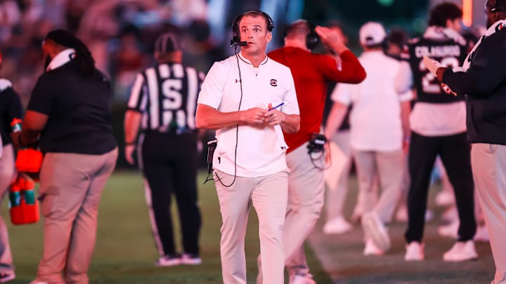 Sep 27, 2025; Columbia, South Carolina, USA; South Carolina Gamecocks head coach Shane Beamer directs his team against the Kentucky Wildcats in the second quarter at Williams-Brice Stadium. Mandatory Credit: Jeff Blake-Imagn Images Sep 27, 2025; Columbia, South Carolina, USA; South Carolina Gamecocks head coach Shane Beamer directs his team against the Kentucky Wildcats in the second quarter at Williams-Brice Stadium. Mandatory Credit: Jeff Blake-Imagn Images