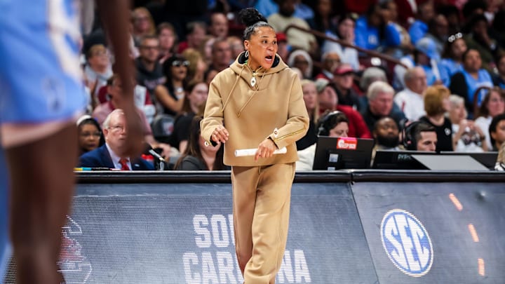 Mar 24, 2024; Columbia, SC, USA; South Carolina Gamecocks head coach Dawn Staley directs her team Mar 24, 2024; Columbia, SC, USA; South Carolina Gamecocks head coach Dawn Staley directs her team