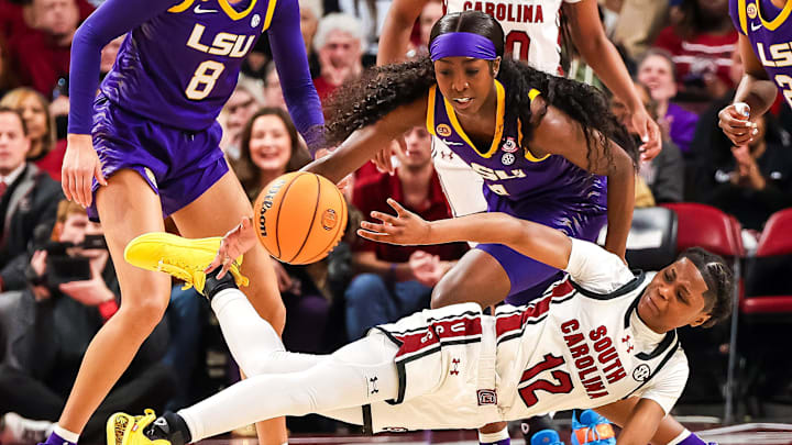 Jan 24, 2025: South Carolina Gamecocks guard MiLaysia Fulwiley passes away from LSU Lady Tigers guard Flau'Jae Johnson.