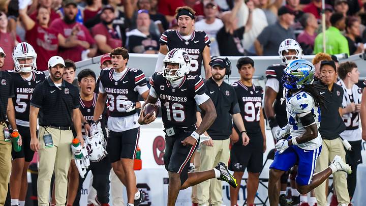 Oct 3, 2026; Columbia, South Carolina, USA;  South Carolina Gamecocks quarterback LaNorris Sellers (16) rushes for a 74-yard gain against the Kentucky Wildcats in the second half at Williams-Brice Stadium.  Mandatory Credit: Jeff Blake-Imagn Images