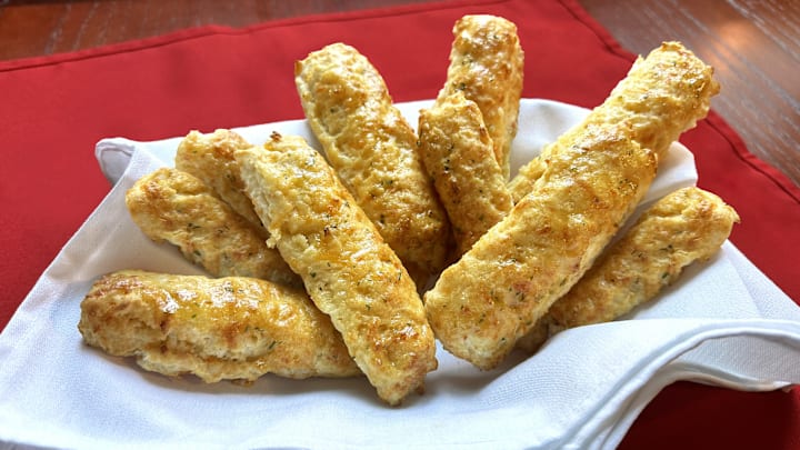 Red Lobster Cheddar Bay Breadsticks