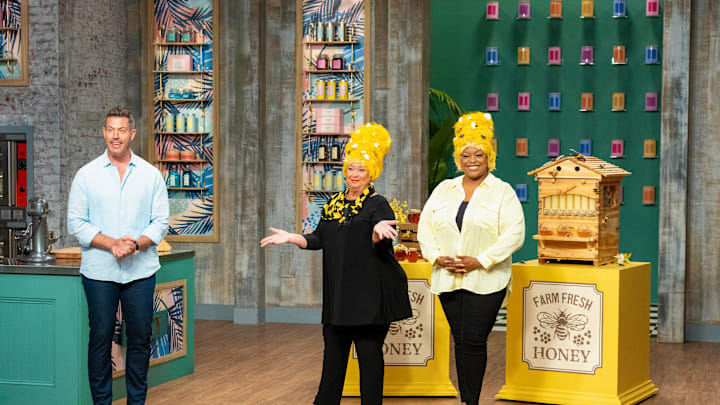 Host Jesse Palmer with Judges Nancy Fuller and Kardea Brown