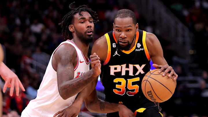 Dec 27, 2023; Houston, Texas, USA; Phoenix Suns forward Kevin Durant (35) drives to the basket against Houston Rockets forward Tari Eason (17) during the game at Toyota Center. Mandatory Credit: Erik Williams-Imagn Images
