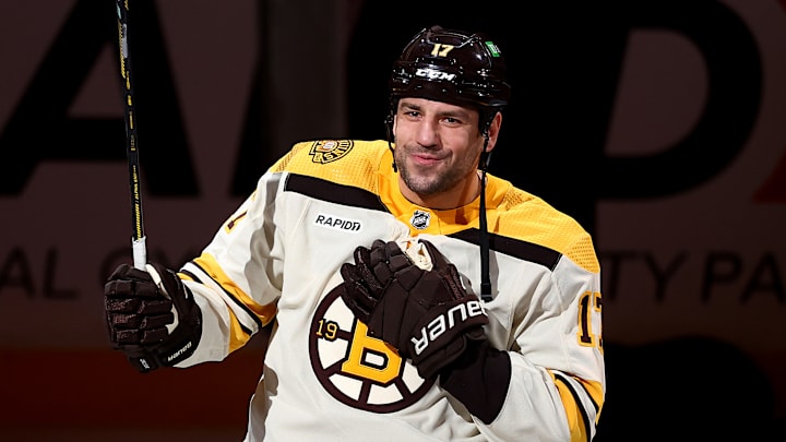 Chicago Blackhawks v Boston Bruins