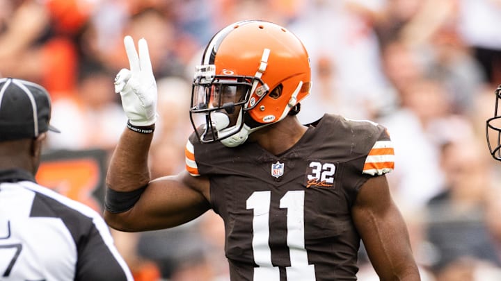 Sep 24, 2023; Cleveland, Ohio, USA; Cleveland Browns wide receiver Donovan Peoples-Jones (11) signals for a first down following a reception during the third quarter against the Tennessee Titans at Cleveland Browns Stadium. Mandatory Credit: Scott Galvin-Imagn Images