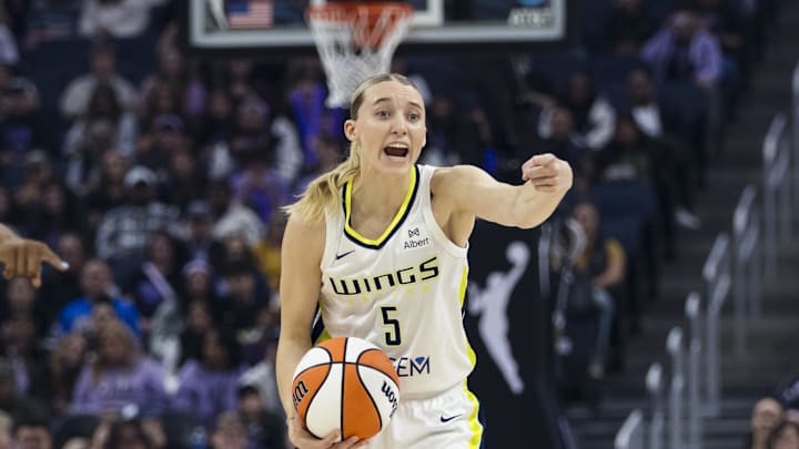 Jul 25, 2025; San Francisco, California, USA;  Dallas Wings guard Paige Bueckers (5) gestures against the Golden State Valkyries during the first quarter at Chase Center. Mandatory Credit: John Hefti-Imagn Images