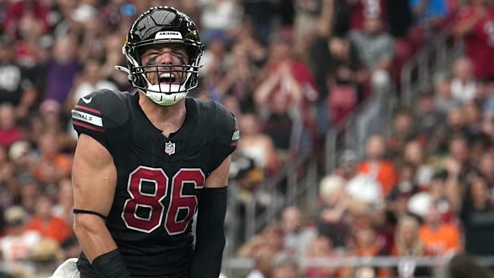 Oct 8, 2023; Glendale, Arizona, United States; Arizona Cardinals tight end Zach Ertz (86) celebrates