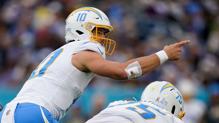 Los Angeles Chargers quarterback Justin Herbert (10) signals to teamates during the third quarter against the Los Angeles Chargers at Nissan Stadium in Nashville, Tenn., Sunday, Nov. 2, 2025.