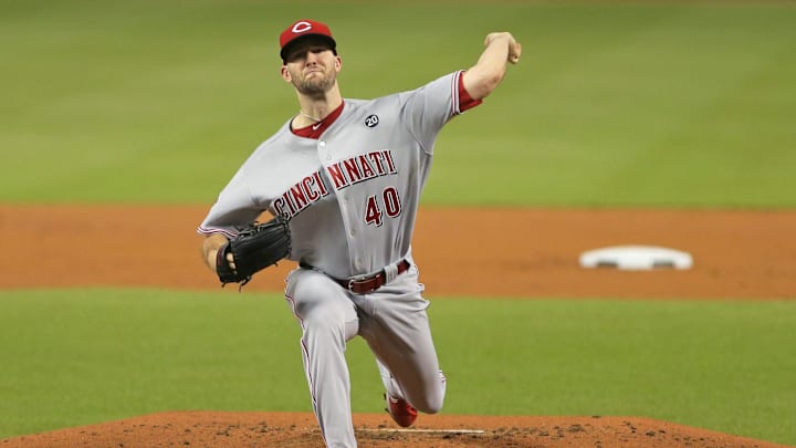 Aug 29, 2019; Miami, FL, USA; Cincinnati Reds starting pitcher Alex Wood (40) delivers a pitch in the first inning of the game against the Miami Marlins at Marlins Park. Mandatory Credit: Sam Navarro-Imagn Images Aug 29, 2019; Miami, FL, USA; Cincinnati Reds starting pitcher Alex Wood (40) delivers a pitch in the first inning of the game against the Miami Marlins at Marlins Park. Mandatory Credit: Sam Navarro-Imagn Images