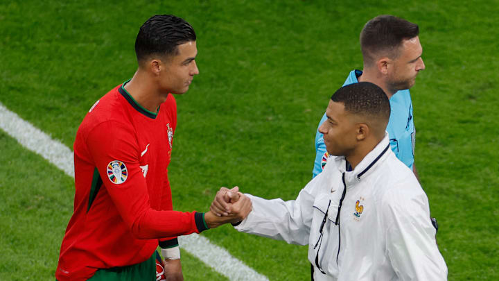 Cristiano Ronaldo y Kylian Mbappé se enfrentaron varias veces en la cancha 