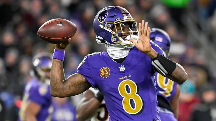 Nov 27, 2025; Baltimore, Maryland, USA; Baltimore Ravens quarterback Lamar Jackson (8) looks to pass during the game against the Cincinnati Bengals at M&T Bank Stadium. Mandatory Credit: Tommy Gilligan-Imagn Images Nov 27, 2025; Baltimore, Maryland, USA; Baltimore Ravens quarterback Lamar Jackson (8) looks to pass during the game against the Cincinnati Bengals at M&T Bank Stadium. Mandatory Credit: Tommy Gilligan-Imagn Images
