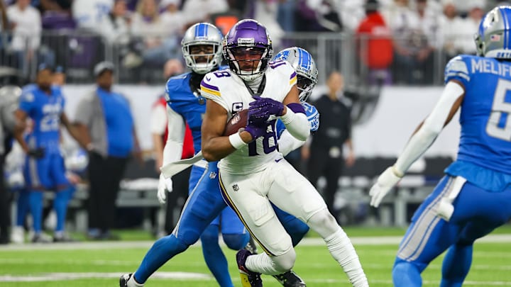 Minnesota Vikings wide receiver Justin Jefferson (18).