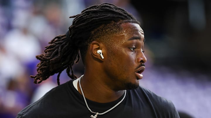 Oct 20, 2024; Minneapolis, Minnesota, USA; Minnesota Vikings linebacker Dallas Turner (15) warms up before the game against the Detroit Lions at U.S. Bank Stadium. Mandatory Credit: Matt Krohn-Imagn Images Oct 20, 2024; Minneapolis, Minnesota, USA; Minnesota Vikings linebacker Dallas Turner (15) warms up before the game against the Detroit Lions at U.S. Bank Stadium. Mandatory Credit: Matt Krohn-Imagn Images