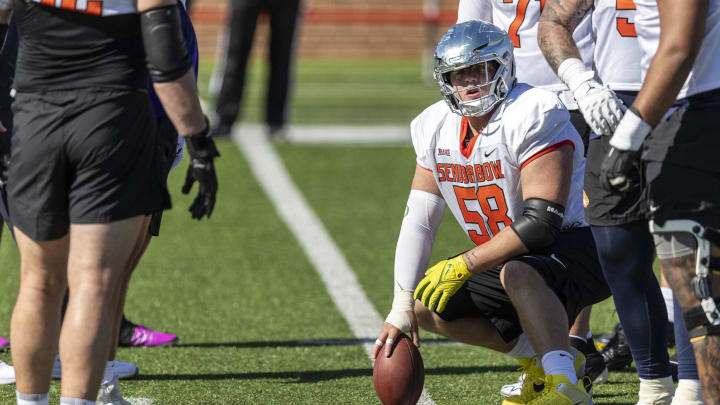 Jackson Powers-Johnson of Oregon at the Senior Bowl