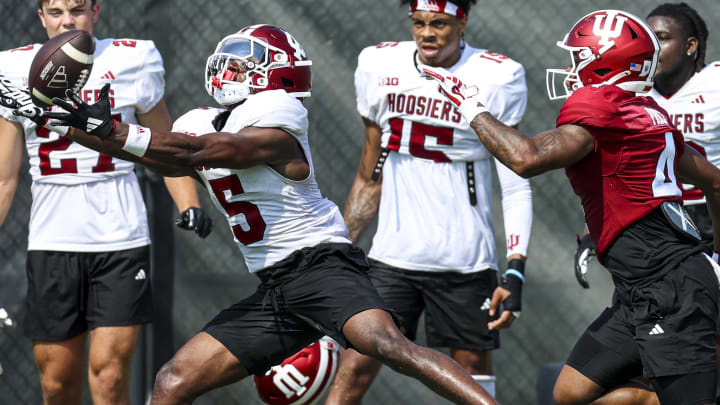 Indiana cornerback D'Angelo Ponds defends a pass during an Indiana fall camp practice. Indiana cornerback D'Angelo Ponds defends a pass during an Indiana fall camp practice.